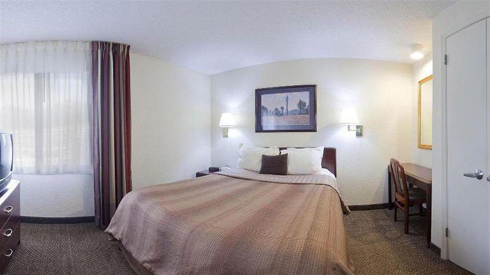 โซเนสตา ซิมพลี สวีท เบอร์มิงแฮม Hotel ฮูเวอร์ ภายนอก รูปภาพ